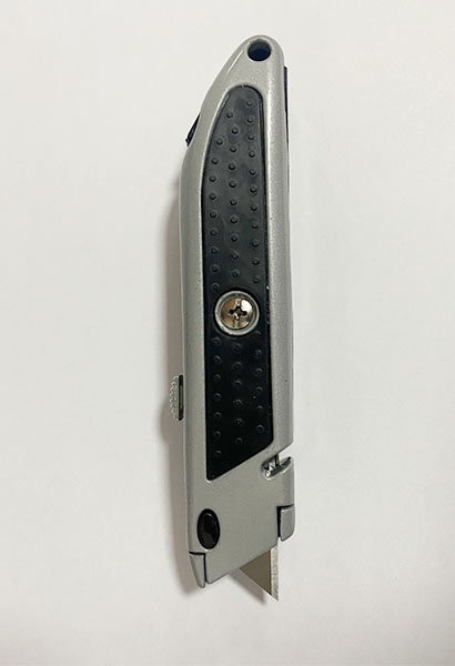 Heavy duty zinc alloy utility knife 